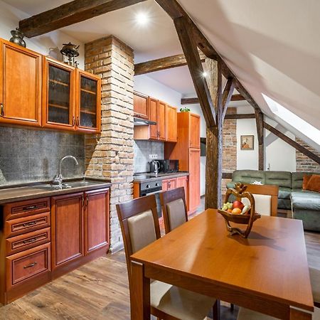 Apartmany In Veritas Mikulov Bagian luar foto