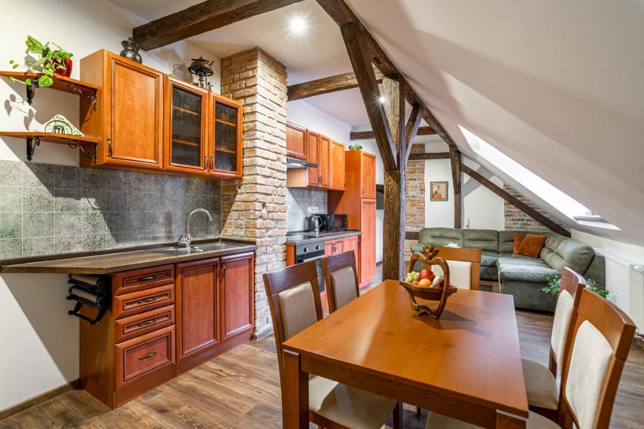 Apartmany In Veritas Mikulov Bagian luar foto