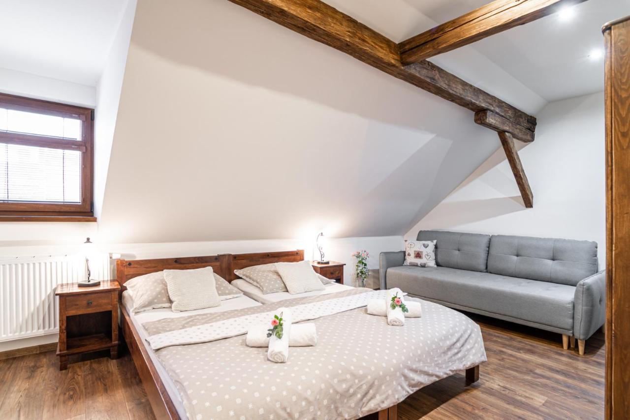 Apartmany In Veritas Mikulov Bagian luar foto