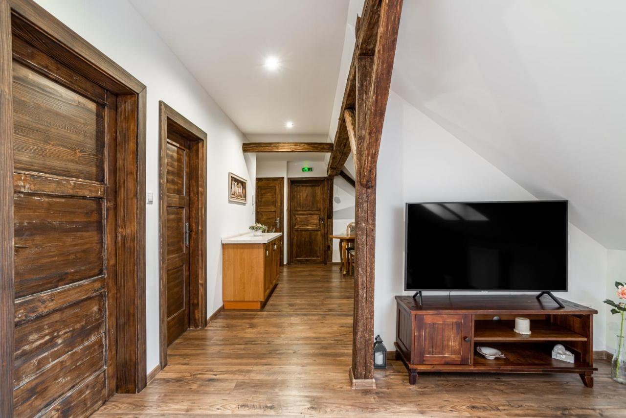 Apartmany In Veritas Mikulov Bagian luar foto